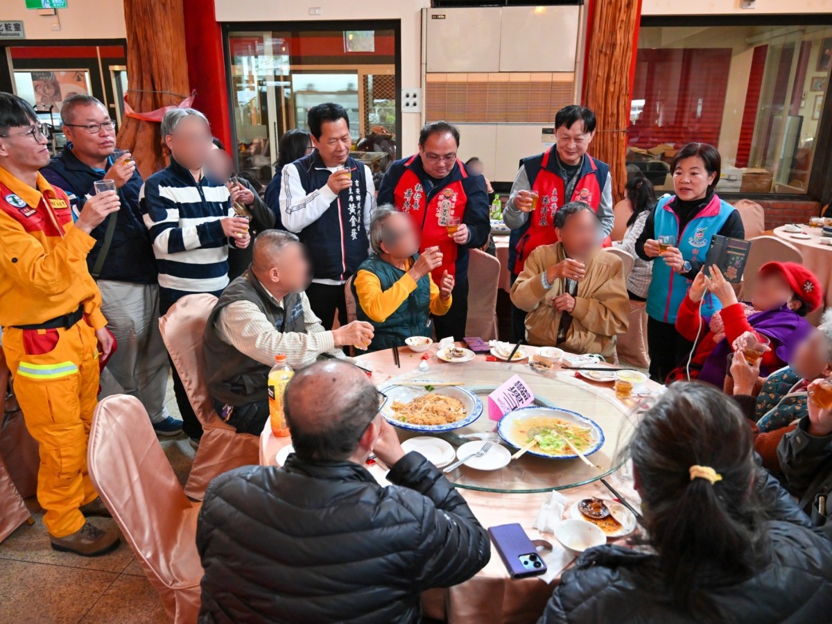 吉安「0403地震受災戶與賑災英雄」圍爐  游淑貞盼跨越災後重創重拾昔日鄰里情誼